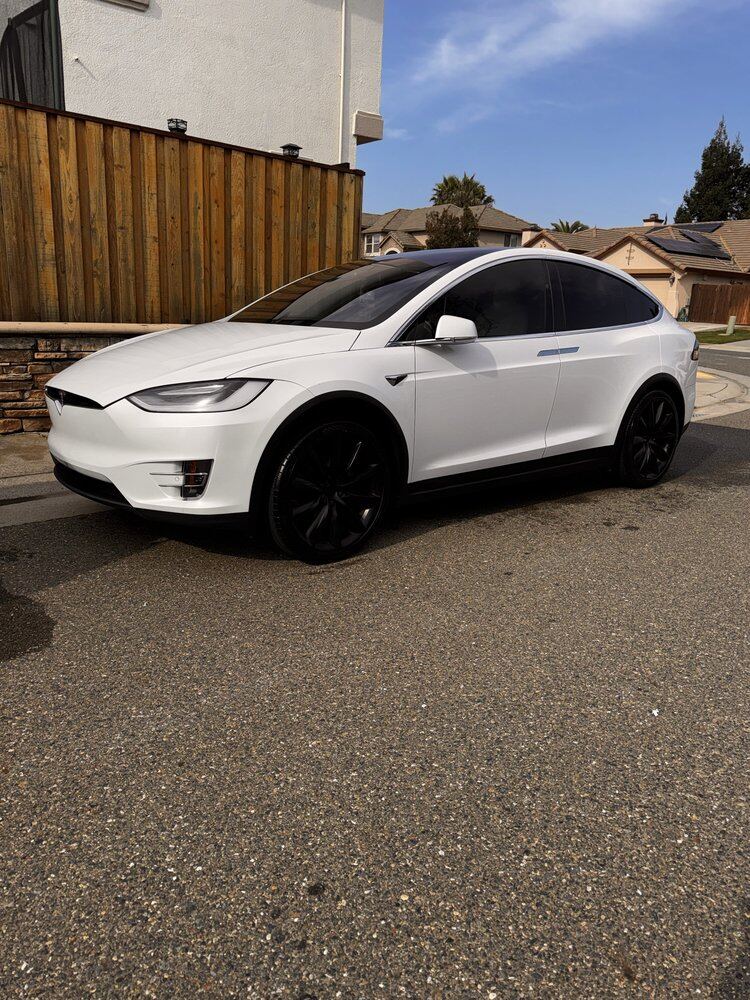 Mobile SUV & Large-Vehicle Detailing — work sample 1